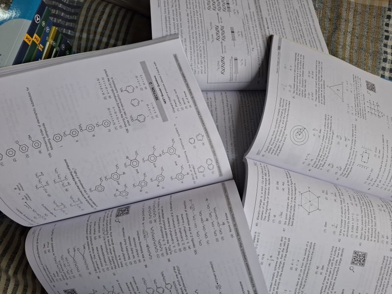 Aakash NEET modules |2026|full set of books and mindmaps also